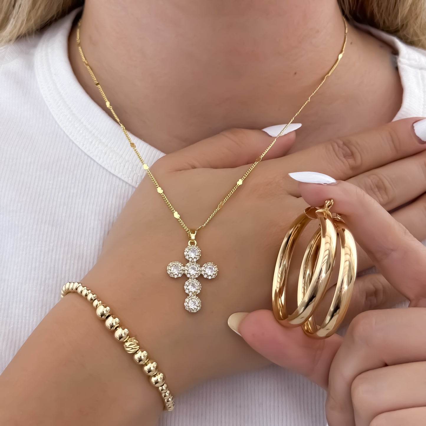 Conjunto de Cadena Tejido Cubana Corazones + Cruz Micro circones + Pulsera full Balines de 6mm + Candongas Tubular Grande de 10mm en Oro Laminado 18k con Garantia de por vida