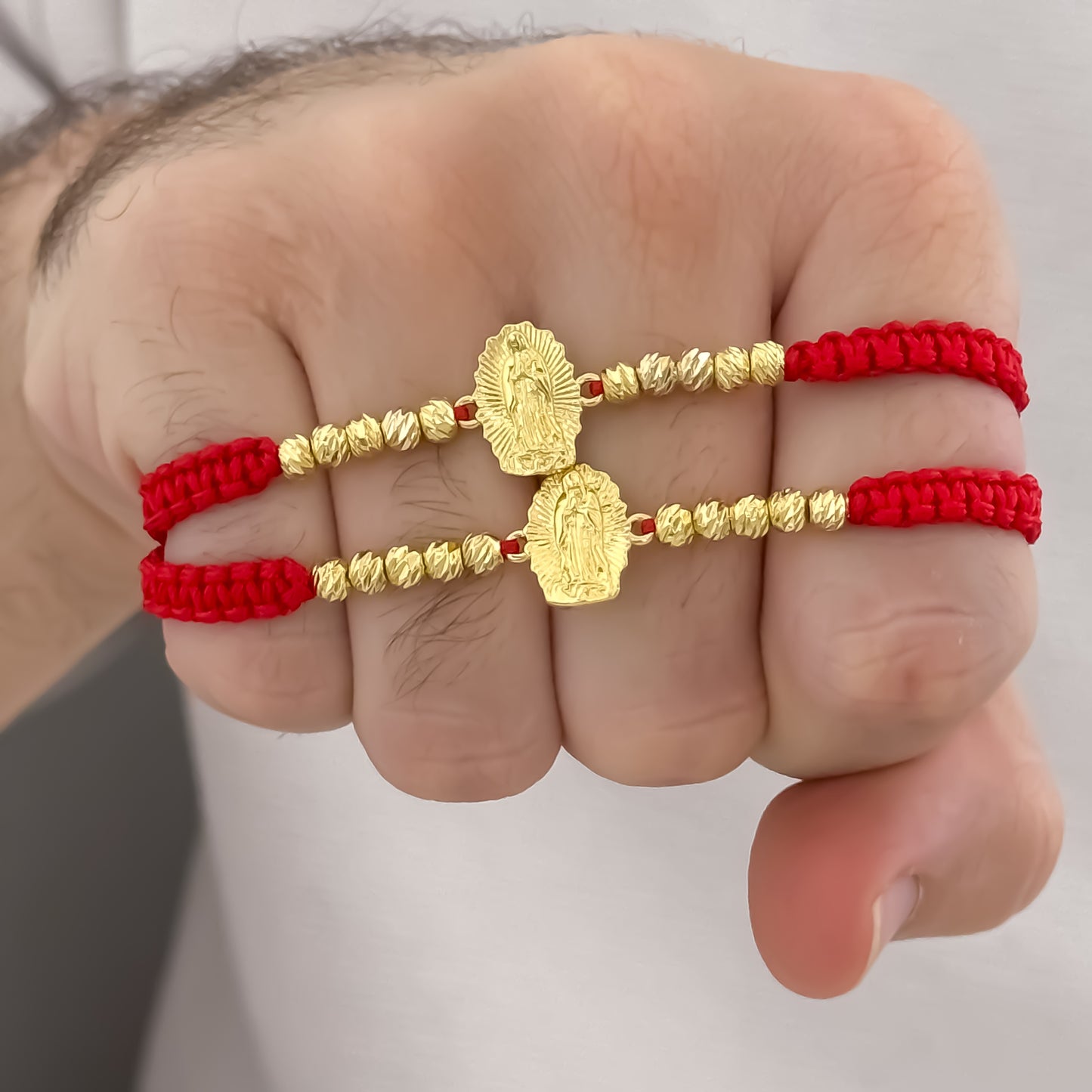 2 Brazales de Virgen de Guadalupe Balin Italiano de 4mm en Hilo Rojo en Oro Laminado 18k con Garantia de por vida