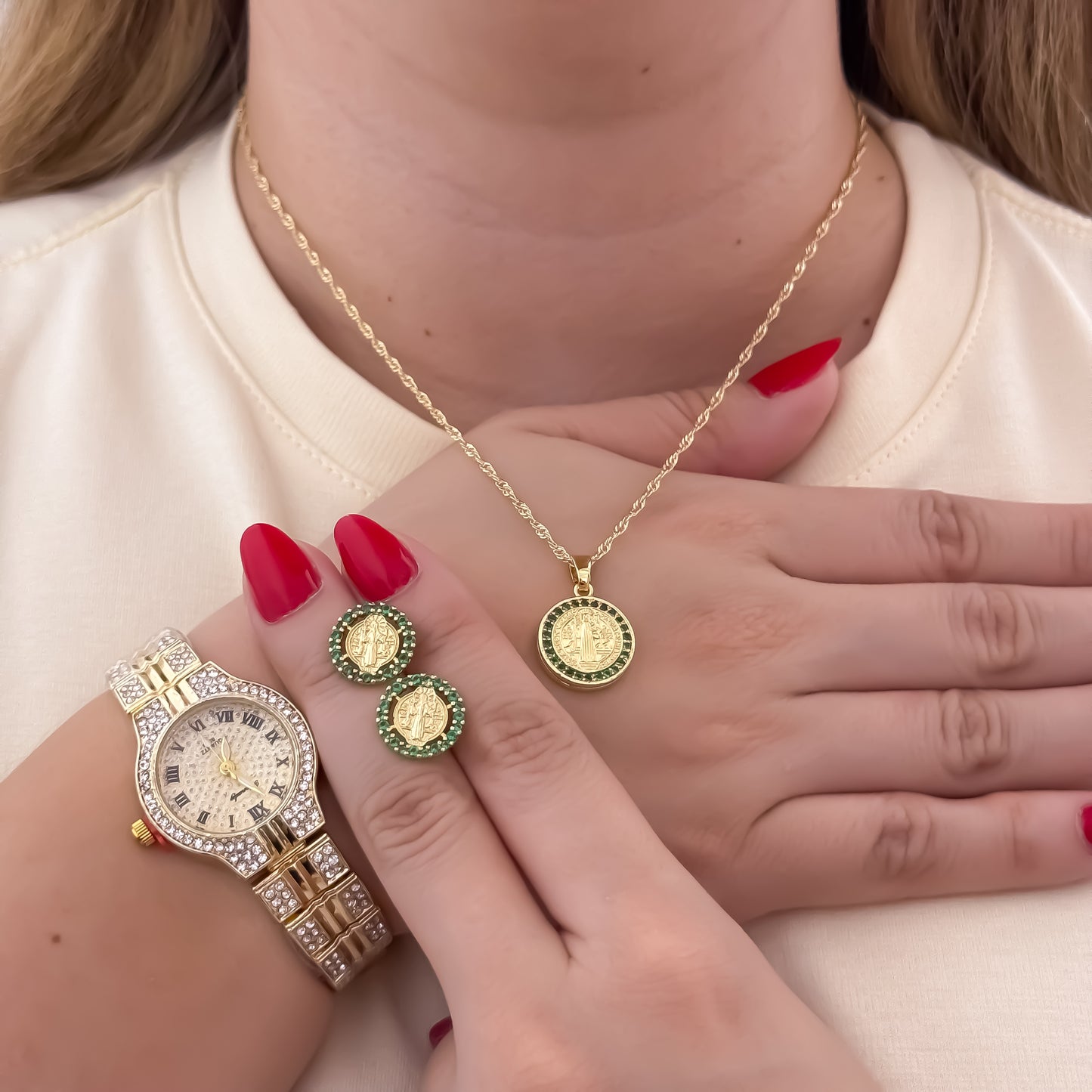 Conjunto San Benito Protección Verde Esmeralda Cadena Singapur + Medalla San Benito + Topo San Benito en Oro Laminado 18k + Reloj Dama Diamantado con Garantia de por vida