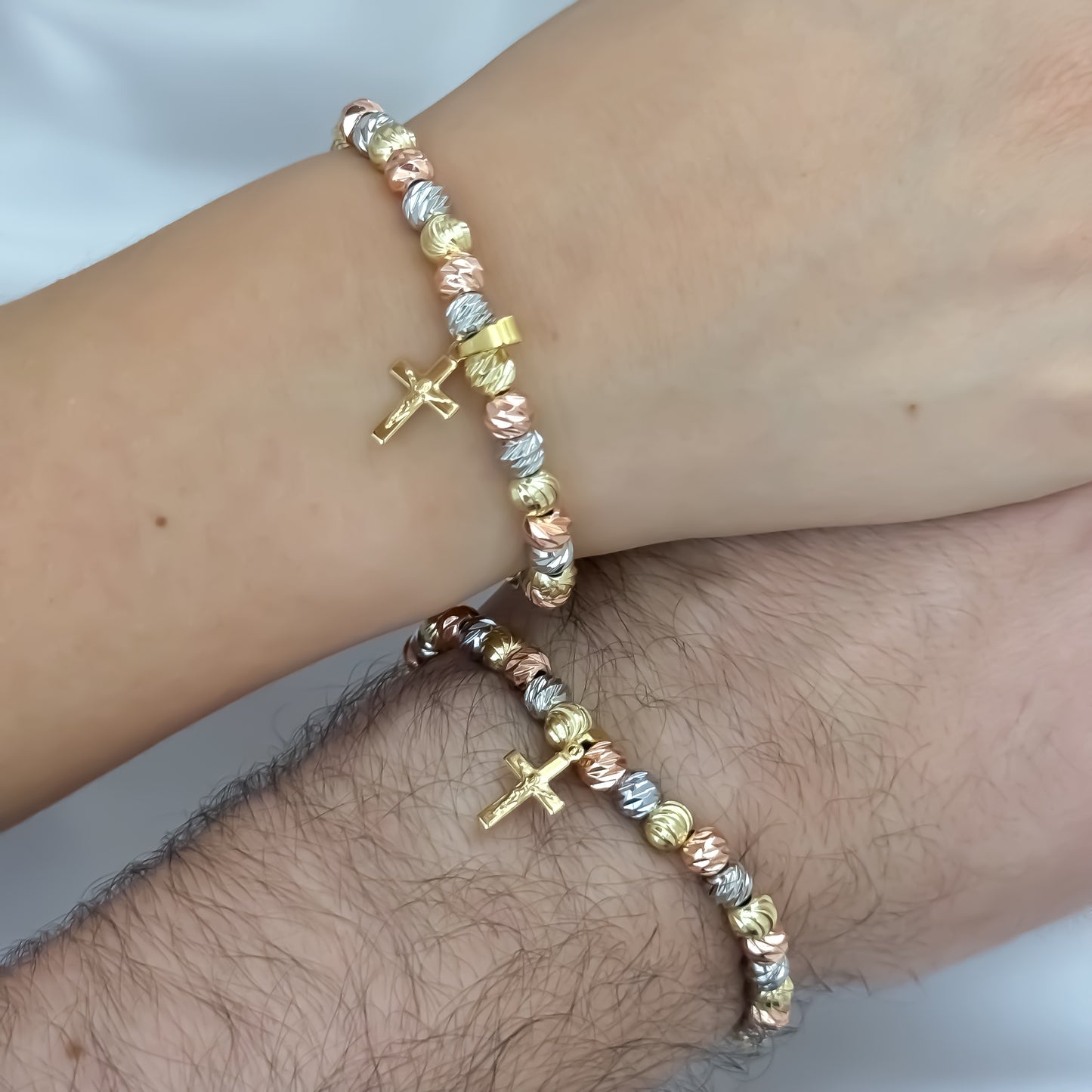 Promocion de 2 Pulseras para Parejas en 3 Oros + Cruz en Balin Nuevo italiano Nuevo Labrado en Oro Laminado 18k con Garantía de por vida