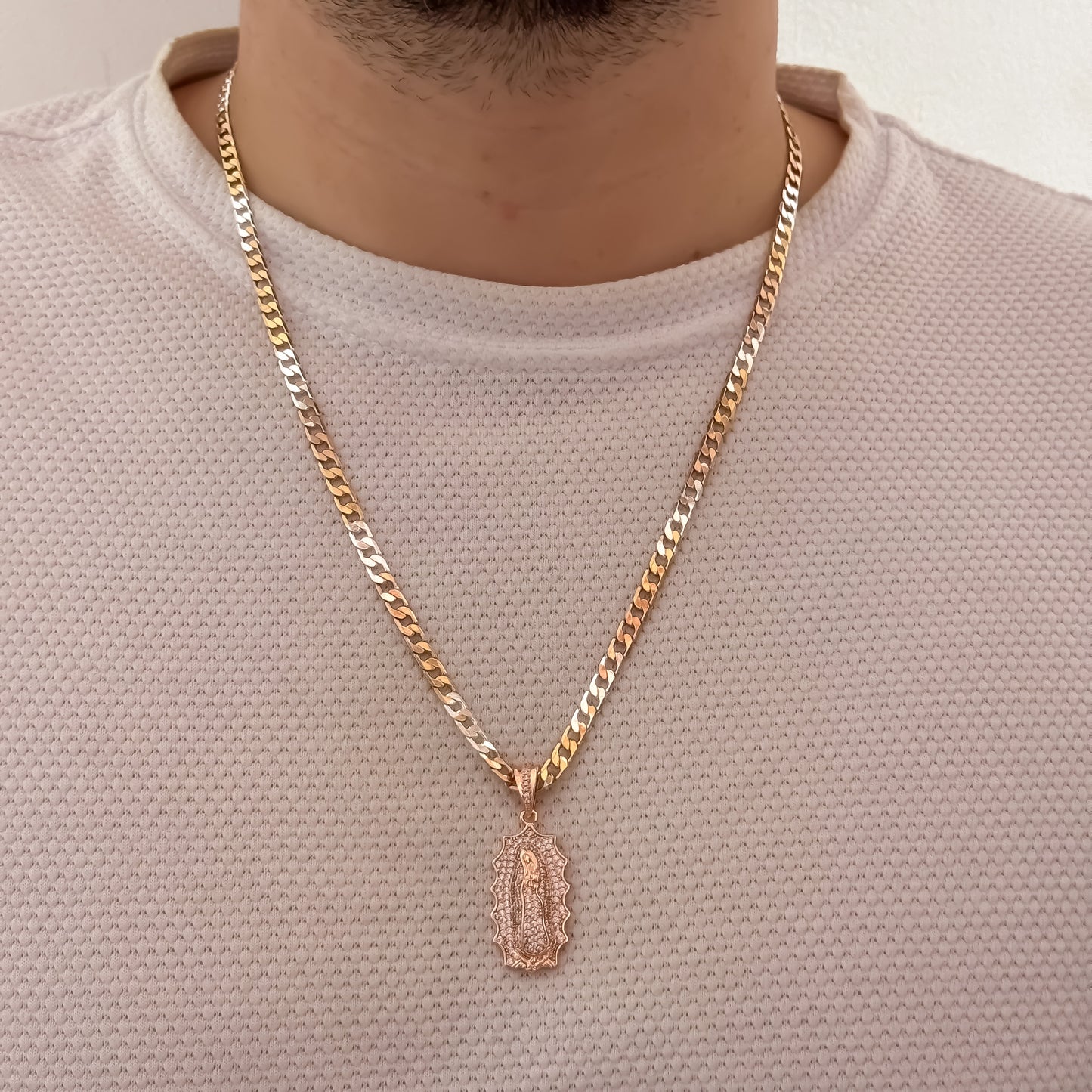 Cadena Cubana de Hombre DE 3 OROS de 60cm de 5mm de Grosor + Dije de Virgen de Guadalupe en Oro Rosa en Oro Laminado 18k con Garantia de por vida