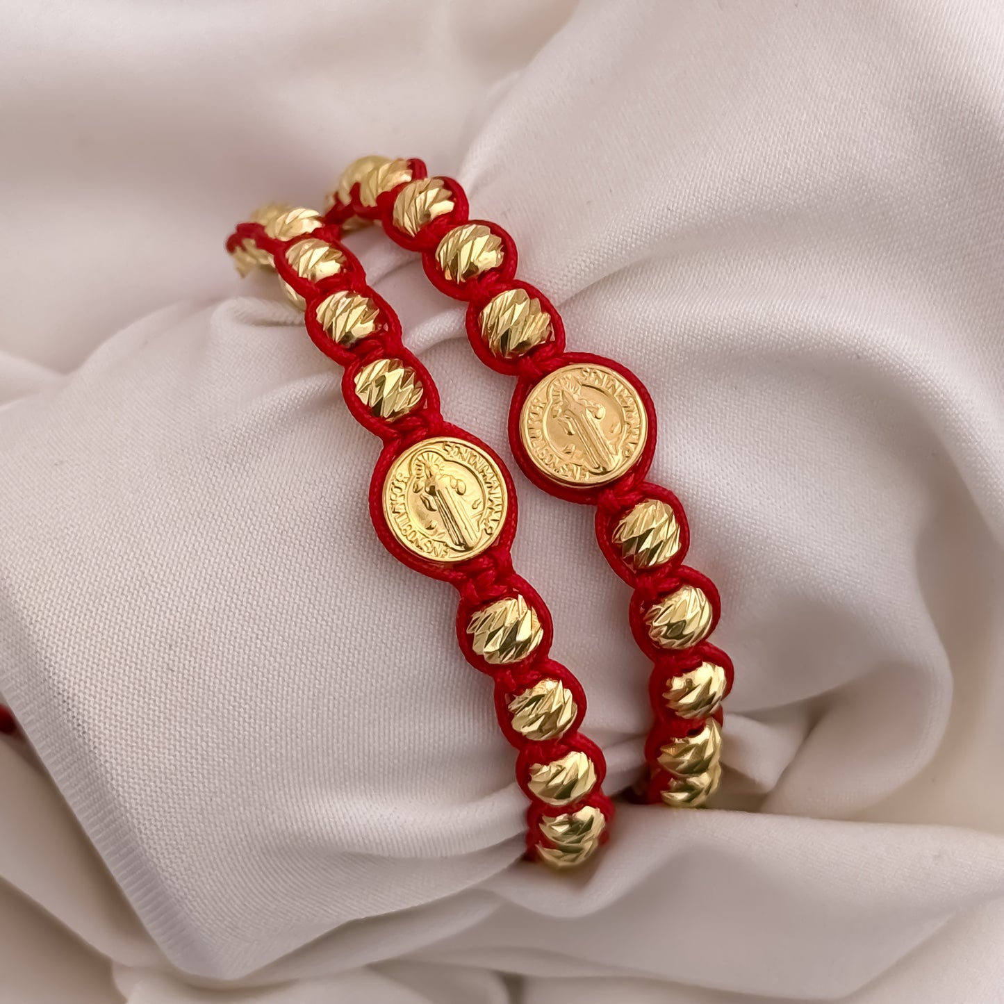 Promoción de 2 Hilos Rojos de San Benito Protección en Balin Italiano de 6mm en Oro laminado 18k con Garantia de por vida