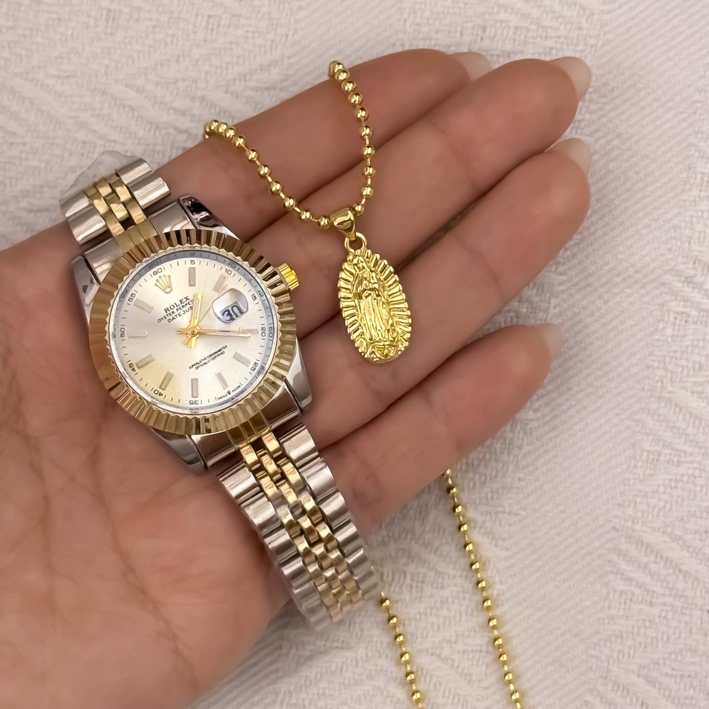 Cadena Tejido Militar de Dama de 45cm + Virgen de Guadalupe Tallada + Reloj Rolex de Dama Garantiazada en Oro Laminado 18k con Garantia de por vida