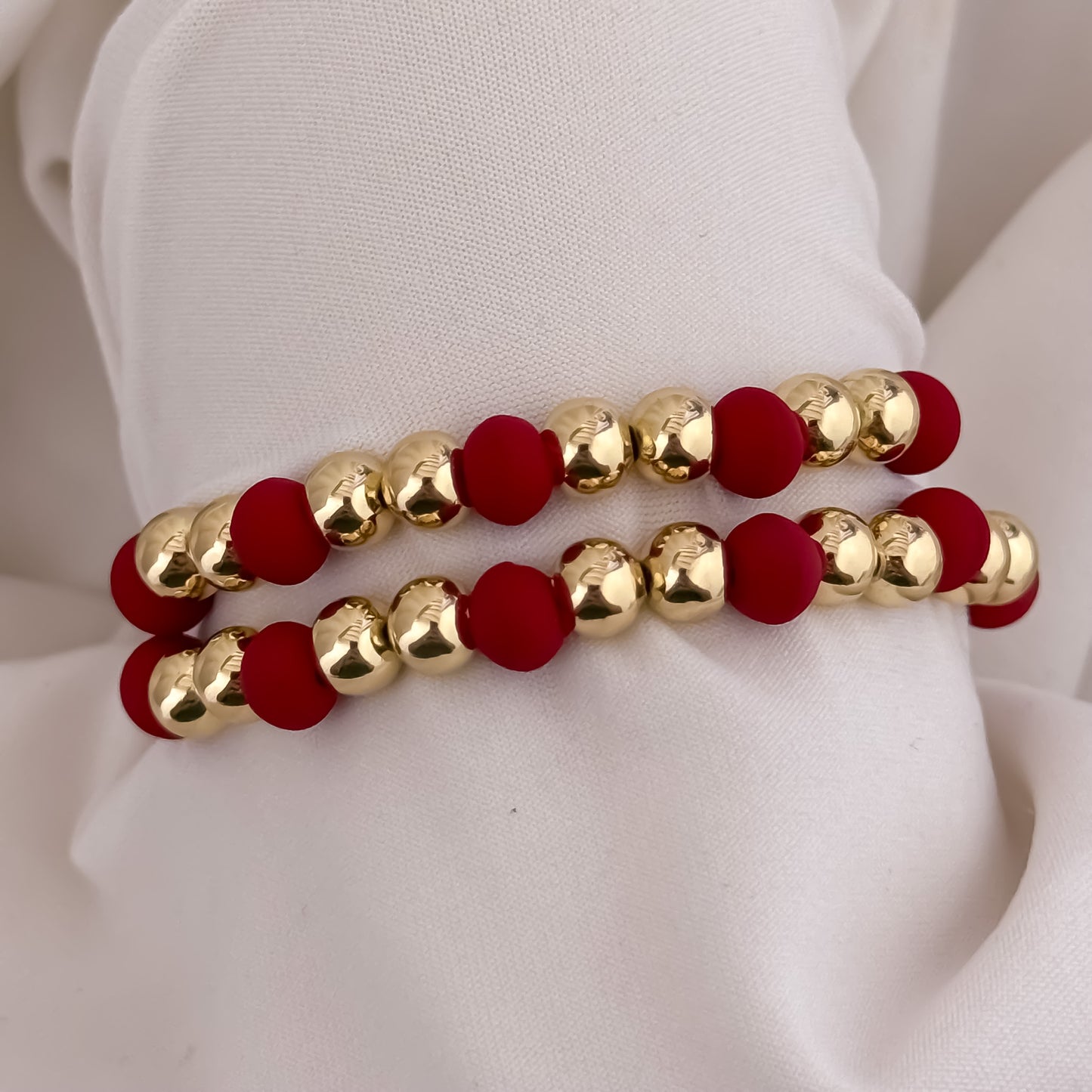 Pulseras Rojas con Balines de 6mm Liso + Balin Liso en Oro Laminado 18K: Símbolos de Amor y Unión el Hilo Rojo simbolo de Union