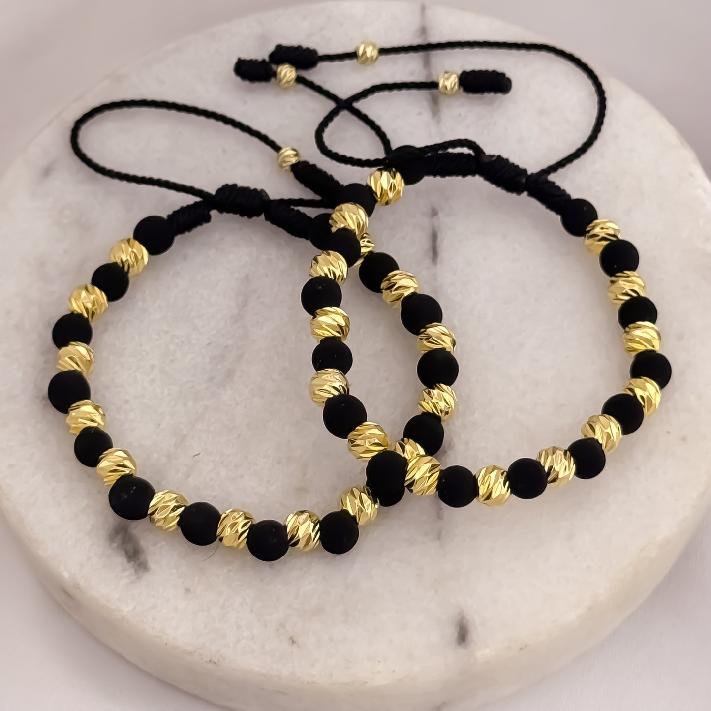 Promoción de Amor y Amistar 2 Pulseras Balin italiano de 6mm con Neopreno en Oro Laminado 18k con Garantía de por vida