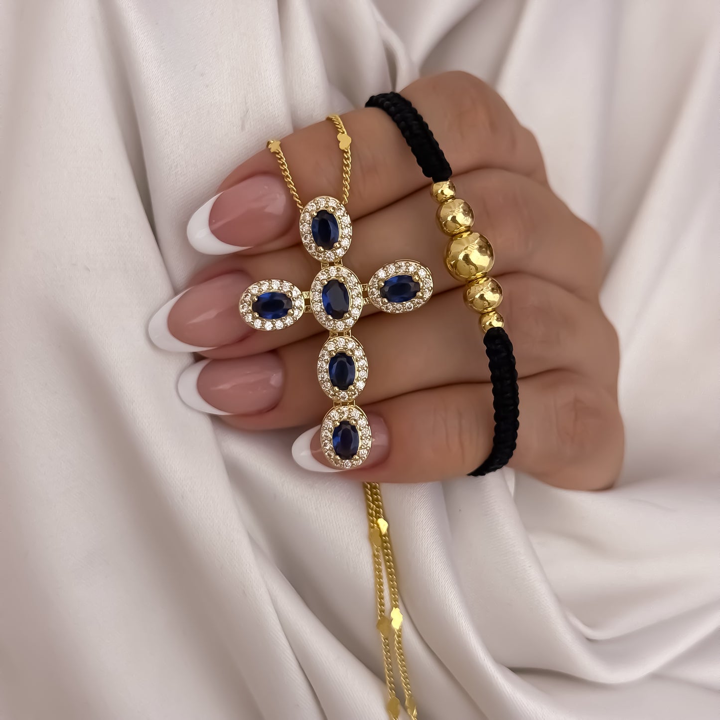 Cadena Tejido Cubana de Dama de 45cm + Cruz con Micro Circon Azul + Cristales + Pulseras Balines de 5m 6mm en Oro Laminado 18k con Garantía de por vida