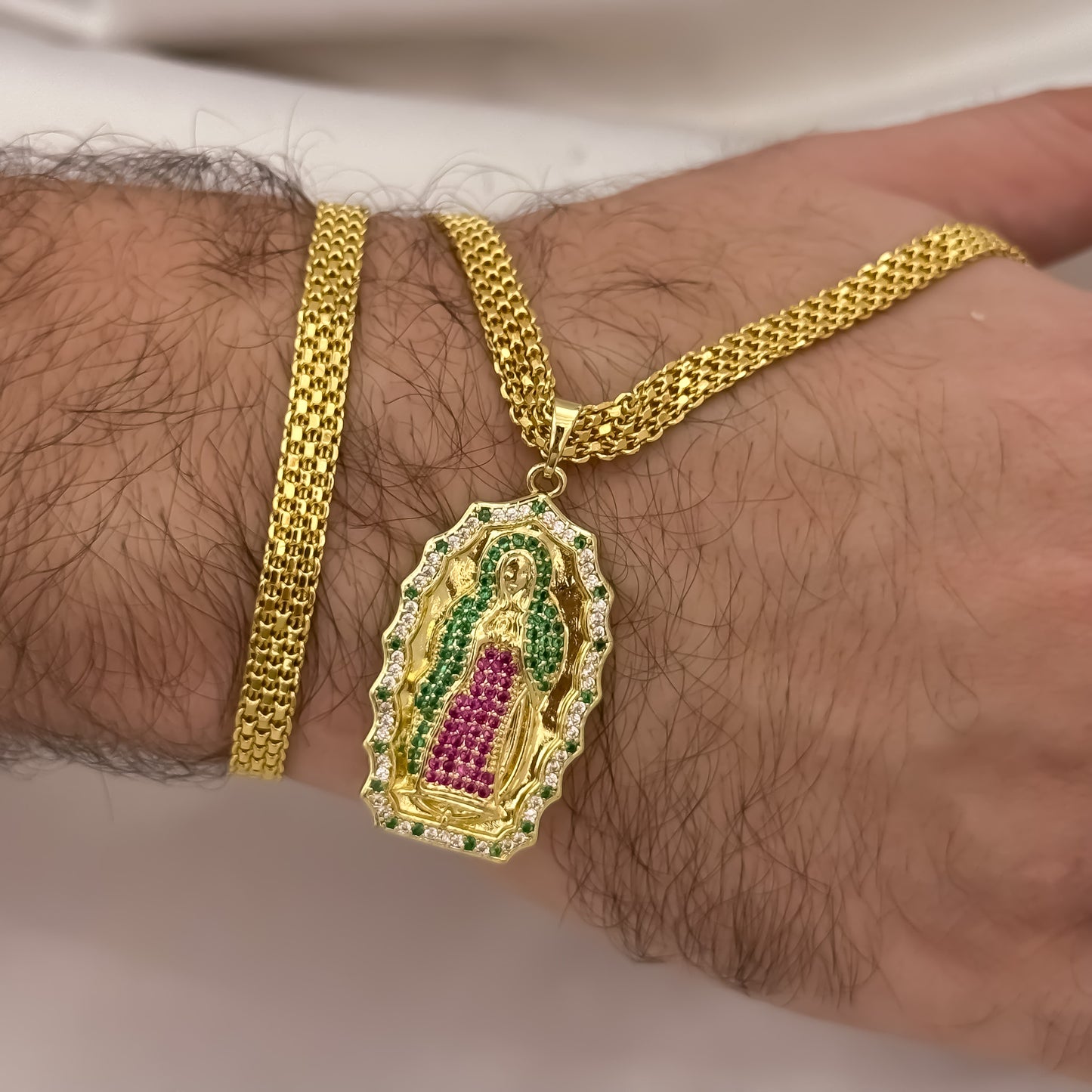 Cadena Tejido Chino Grueso de 60cm de 5mm + Virgen de Guadalupe Talla Micro Circones Cristales + Pulseras Tejido Chino de 20cm de 5m en Oro Laminado 18k con Garantia de por vida