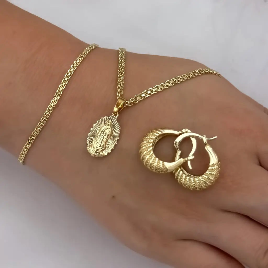Juego de cadena Tejido Chino de Dama de 45cm de 3mm de Grosor + Virgen Guadalupe de Protección + Pulsera Tejido Chino de Dama + Candongas Diamantadas en Oro Laminado 18k con Garantia de por vida