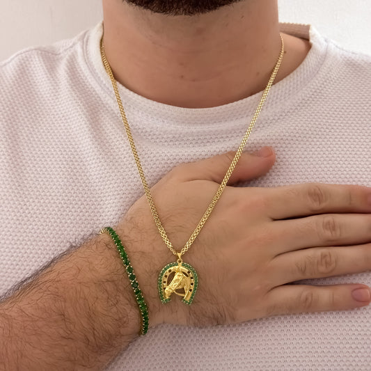 Cadena Tejido Chino de Hombre de 60cm de 3mm + Herradura de Caballo con Micro Circones Verde Esmeralda + Pulseras Tennis Verde Esmeralda en Oro Laminado 18k con Garantía de por vida