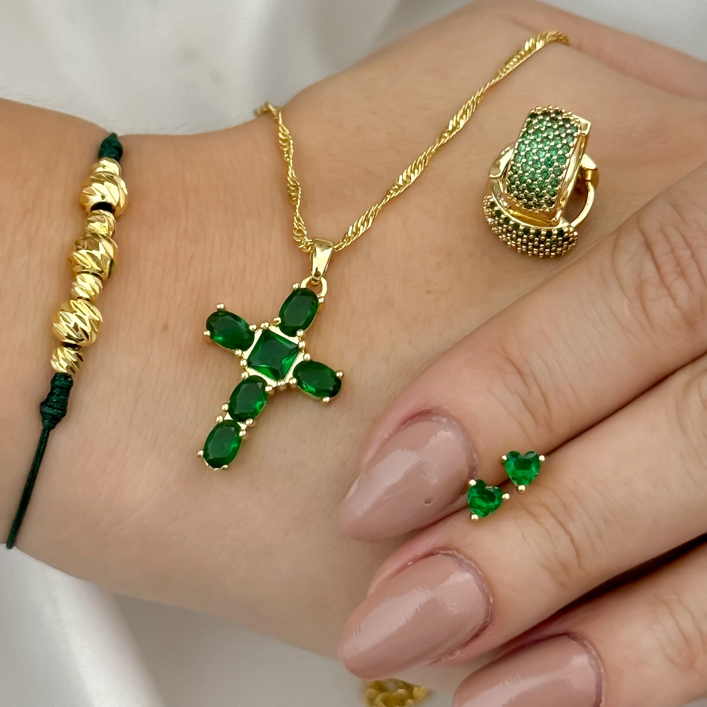 Juego verde  Esmeralda para Dama Cadena + Cruz Verde + Topos verde + Candongas Verde + Pulsera Balin Italiano en Oro Laminado 24k con Garantia