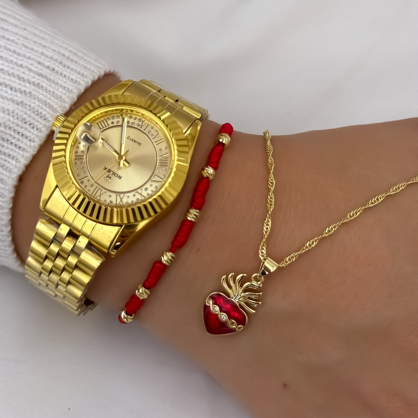 Cadena Tejido Singapur de Dama de 45cm + Corazon de Jesus + Pulsera de 7 Nudos en Balin de 4mm en Oro Laminado 18k con Garantia de por vida + Relox de Dama de Alta Calidad