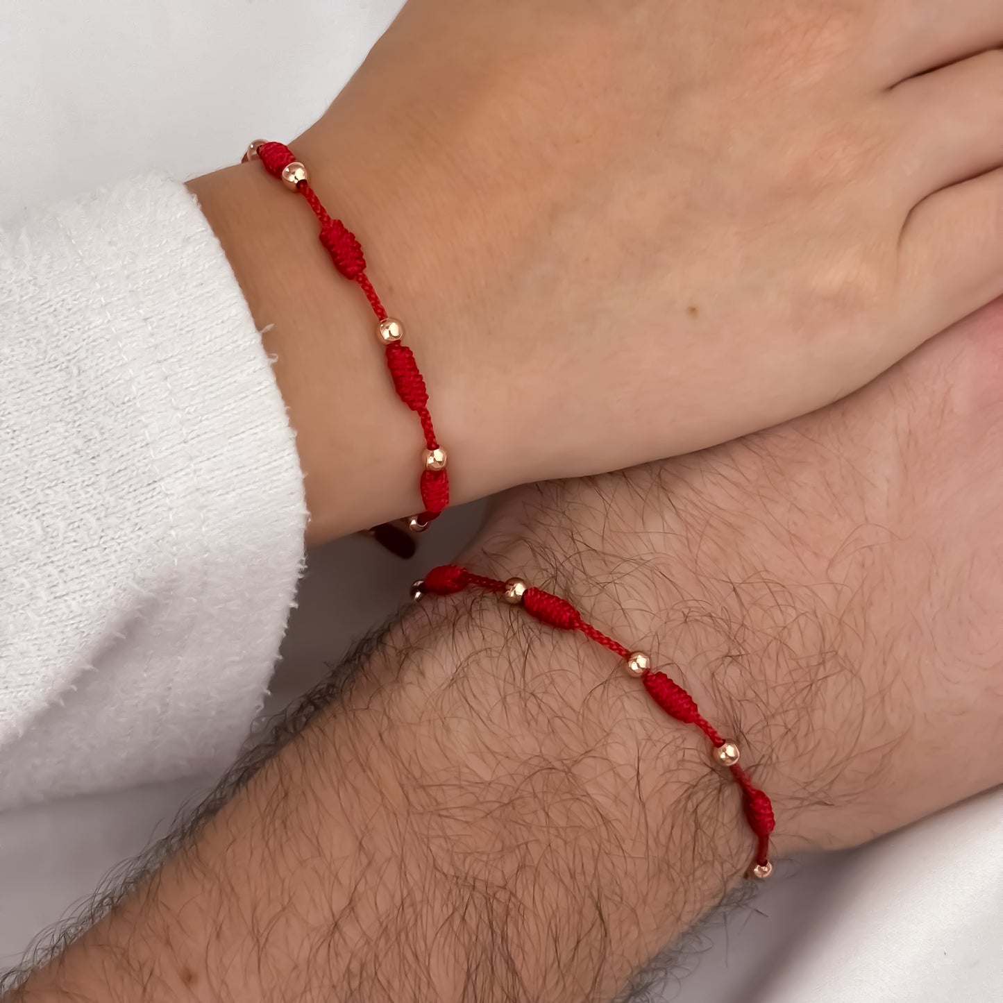 Juego de 2 Pulseras en Hilo Rojo de 7 Nudos en Oro Laminado 18k con Garantia de por vida