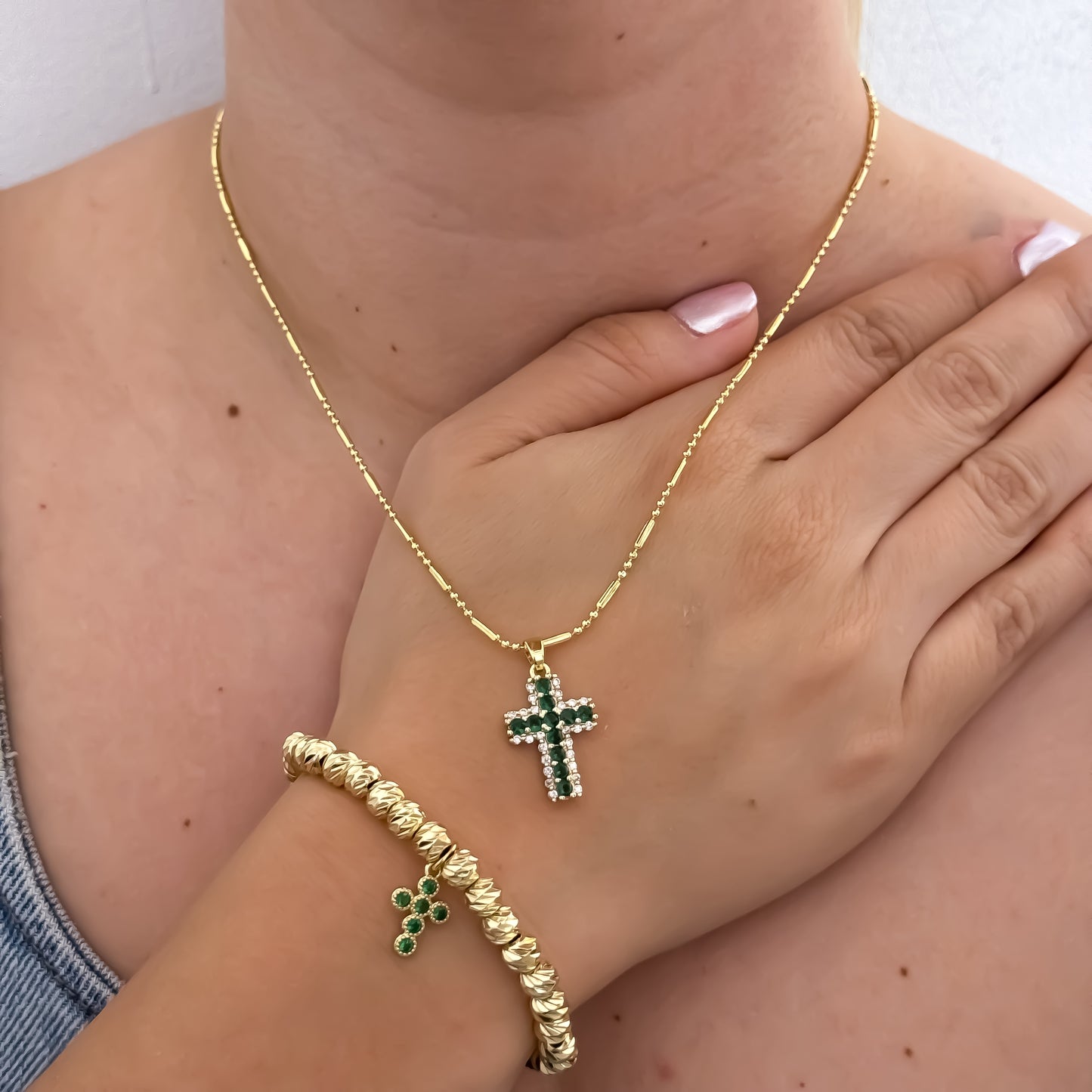 Cadena Tejido Militar de Dama de 45cm + Cruz Verde Micro Circones Verde Esmeralda + Pulsera Cruz Balin Italiano en Oro Laminado 18k con Garantia de por vida