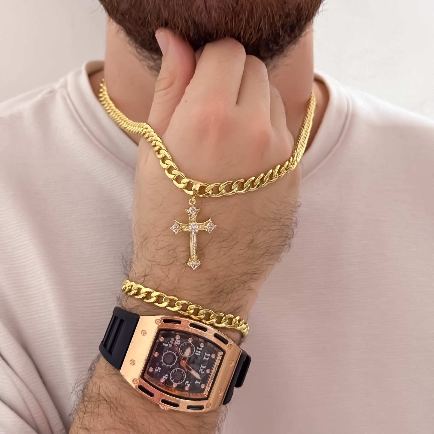 Conjunto Cubano de Hombre de 60cm de 5mm + Cruz Micro Circones + Pulsera Cubana de 20cm de 5mm  + Richar Dorado en Oro Lamiando 18k con con garantía de por vida