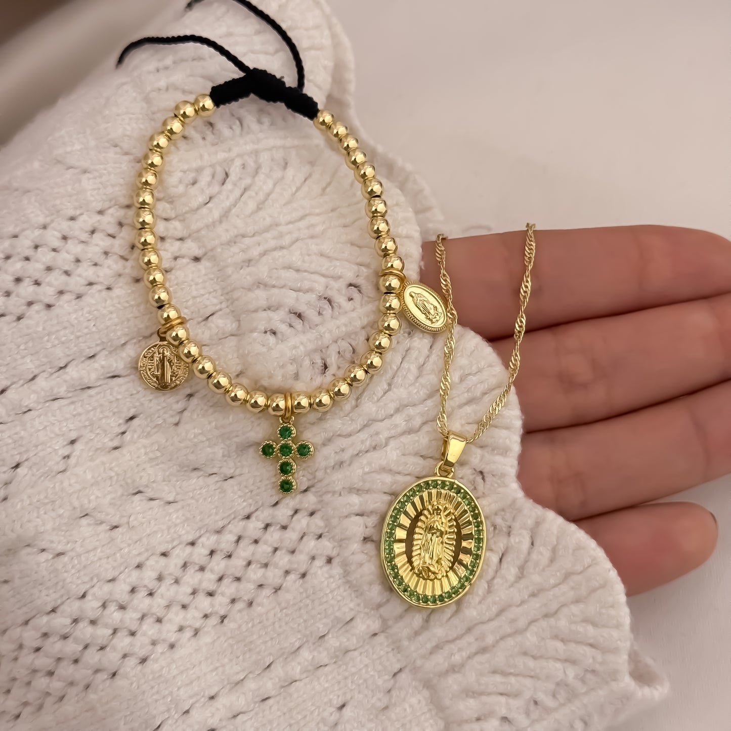 Cadena Tejido Singapur de Dama de 45cm + Virgen de Guadalupe Verde + Pulsera Full Balin de 4mm  con Dije en Oro Laminado 18k con Garantia de por vida