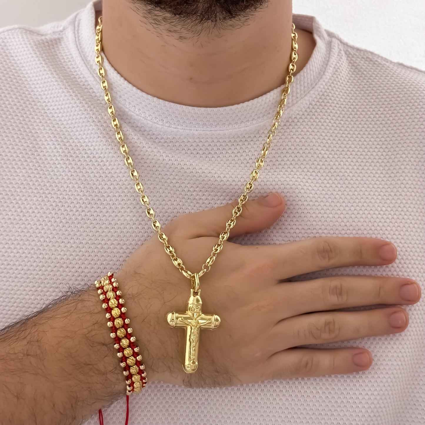 Cadena Tejido Gucci de Hombre de 60cm de 5mm + Dije de Cristo Madero Grande + Pulsera 3 Carriles en Hilo Rojo en Balin Italiano de 6mm y 4mm en Oro Laminado 18k con Garantia de por vida