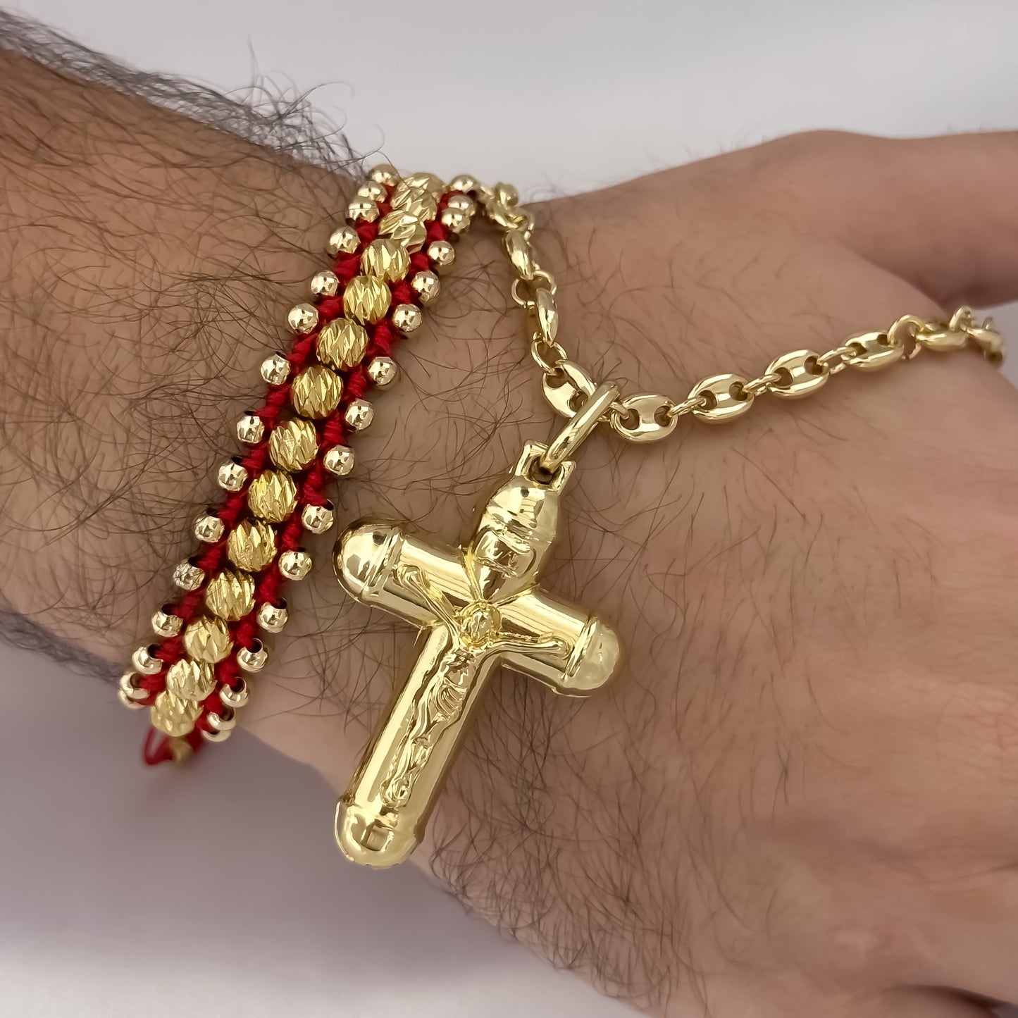 Cadena Tejido Gucci de Hombre de 60cm de 5mm + Dije de Cristo Madero Grande + Pulsera 3 Carriles en Hilo Rojo en Balin Italiano de 6mm y 4mm en Oro Laminado 18k con Garantia de por vida