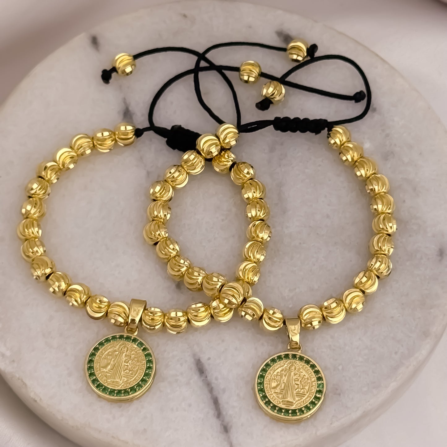 Brazaletes para Parejas en Balin Italiano de 6mm con San Benito Protección con Micro Circones Verde Esmeralda en Oro Laminado 18k con Garantia de por vida