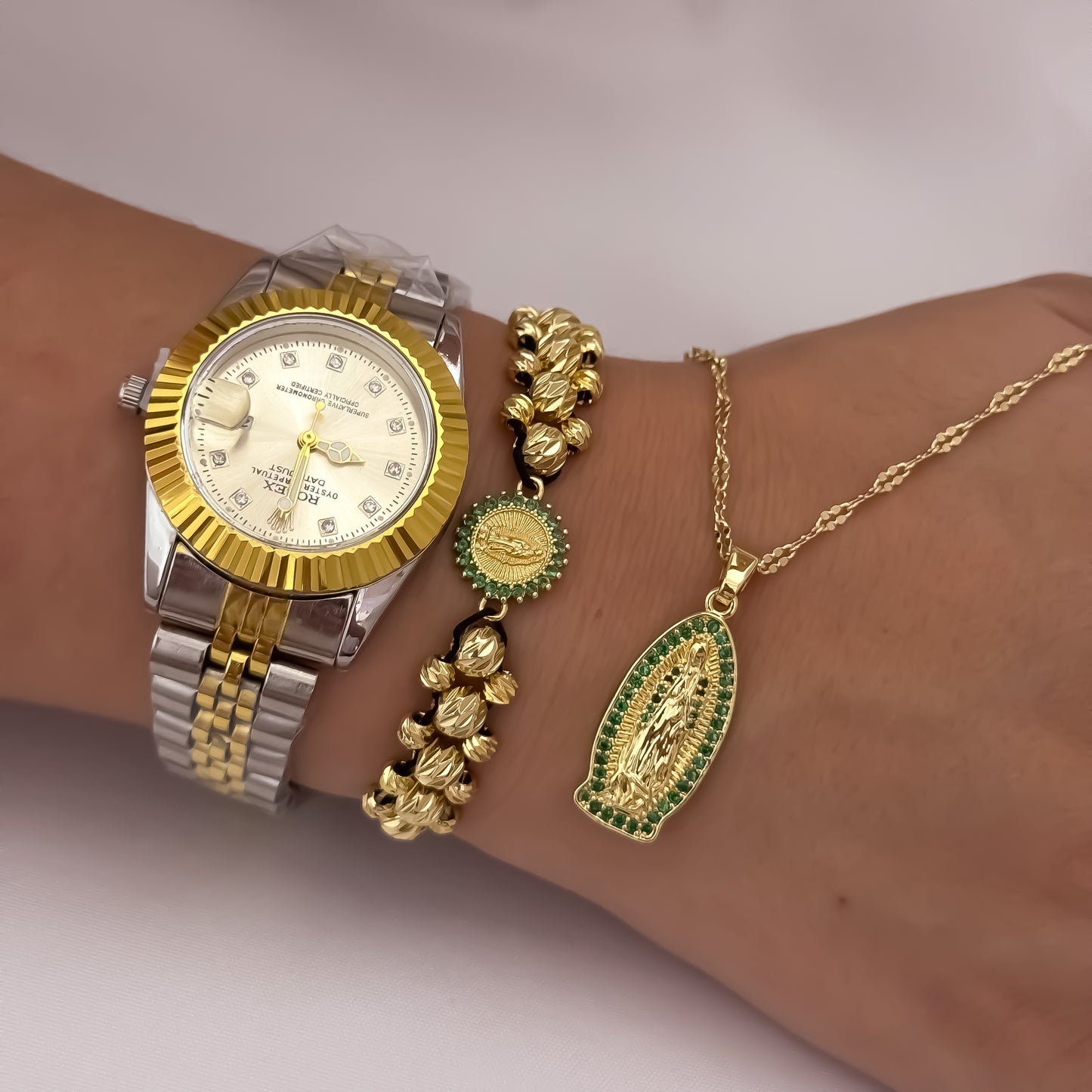 Cadena Tejido Crispeta de Dama de 45cm  + Virgen de Guadalupe Micro Circones Verde + Pulsera Guadalupe + Reloj Rolex Bicolor en Oro Laminado 18k con Garantia de por vida