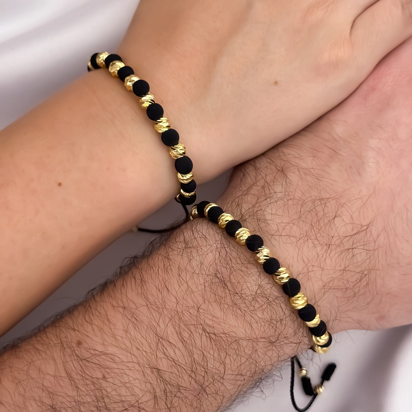 Promoción de Amor y Amistar 2 Pulseras Balin italiano de 6mm con Neopreno en Oro Laminado 18k con Garantía de por vida