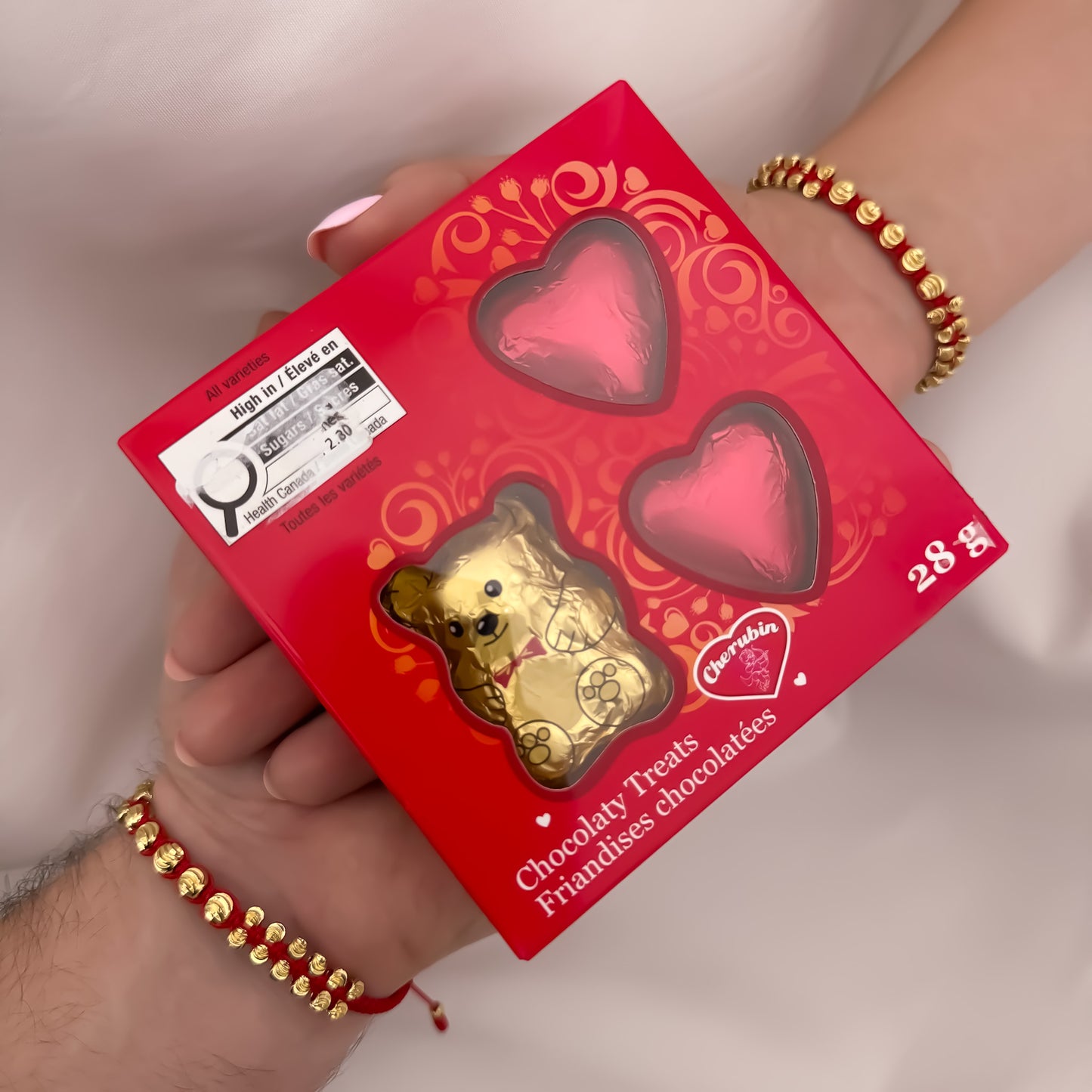 Pulseras para Parejas Hilo Rojo en Balin Italiano de 6mm & 4mm en en Oro Laminado 18k con Garantia de por vida + Chocolate San Valentín