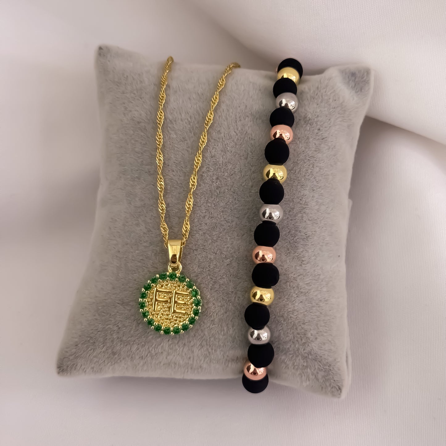 Cadena Tejido Singapur de Dama de 45cm de 2mm + FE Micro Circones Verde Esmeralda + Pulseras Lisa de 3 ORO en Balin Liso de 6mm en Oro Laminado 18k con Garantia de por vida