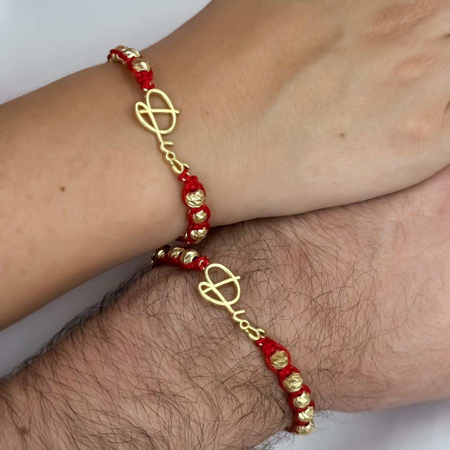 Pulseras Hilo Rojo con Herraje de Dios de Parejas en Balin Italiano de 6mm en Oro Laminado 18k con Garantia de por vida
