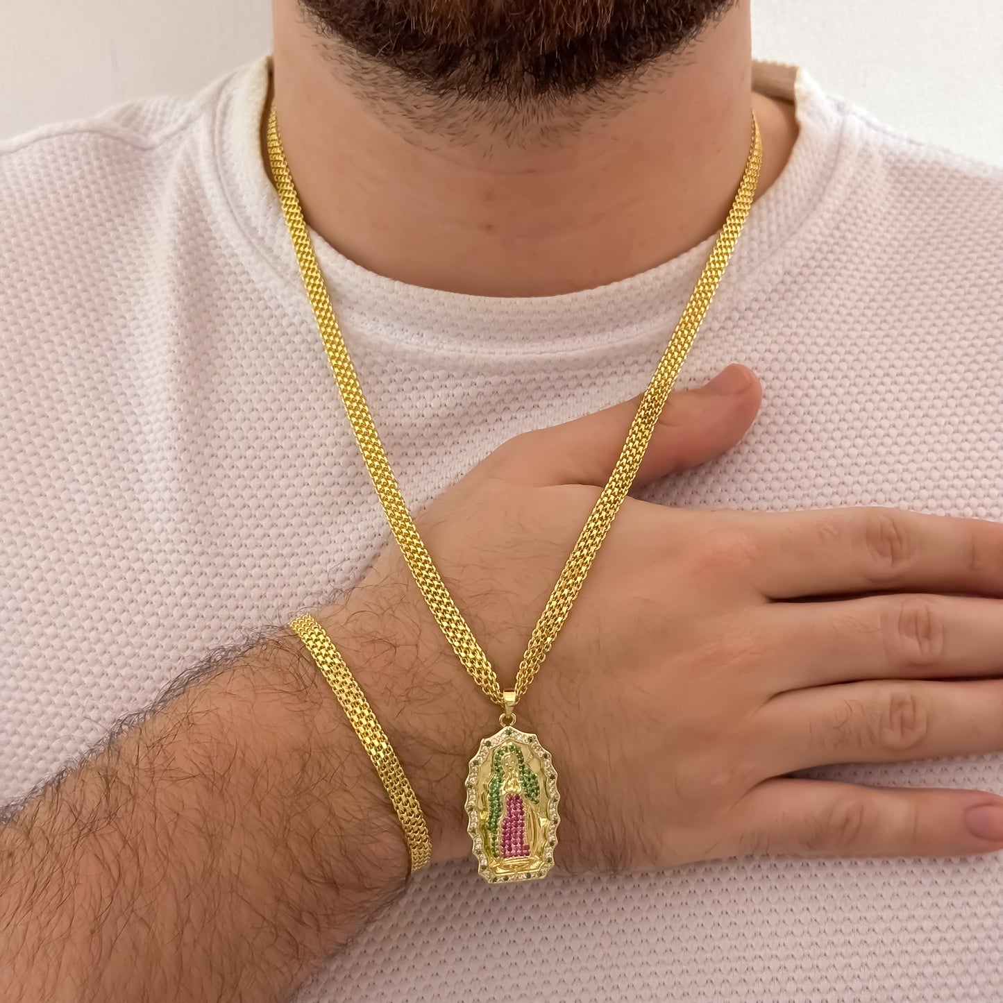 Cadena Tejido Chino Grueso de 60cm de 5mm + Virgen de Guadalupe Talla Micro Circones Cristales + Pulseras Tejido Chino de 20cm de 5m en Oro Laminado 18k con Garantia de por vida