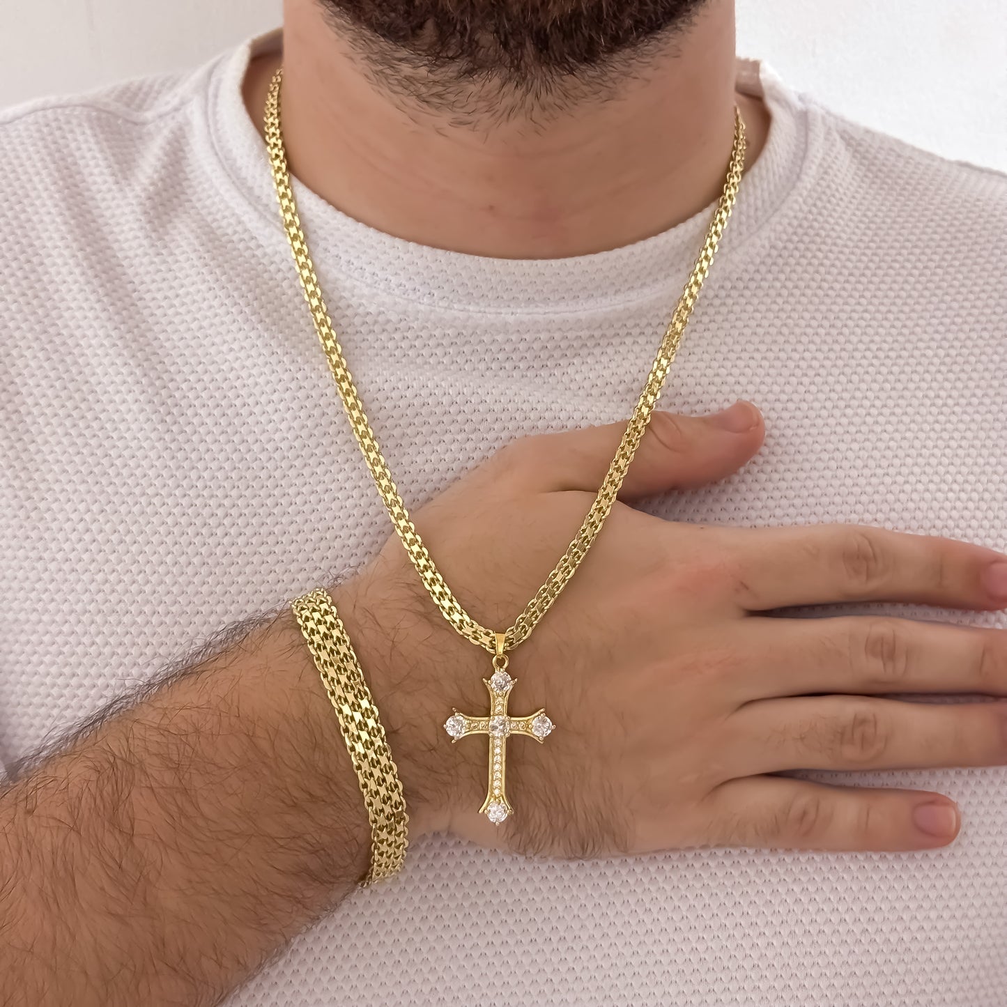 Cadena Tejido Chino de Hombre de 60cm de 4mm + Cruz Con Micro Circones Cristales + Pulseras Tejido Chino Gruesa de 10mm en Oro Laminado 18k con Garantía de por vida