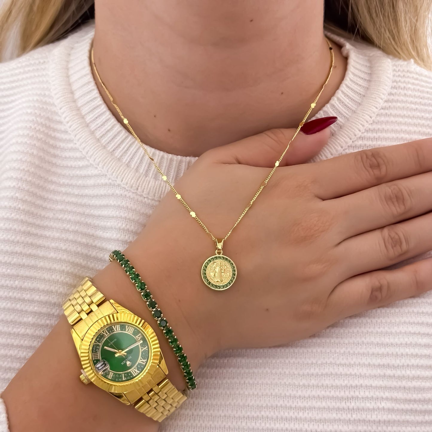 Cadena Tejido Cubana de Dama de 45cm + San Benito Protección con Micro Circones Verde Esmeralda + Pulsera Tennis Verde Esmera + Reloj en Oro Laminado 18k con Garantia de por vida