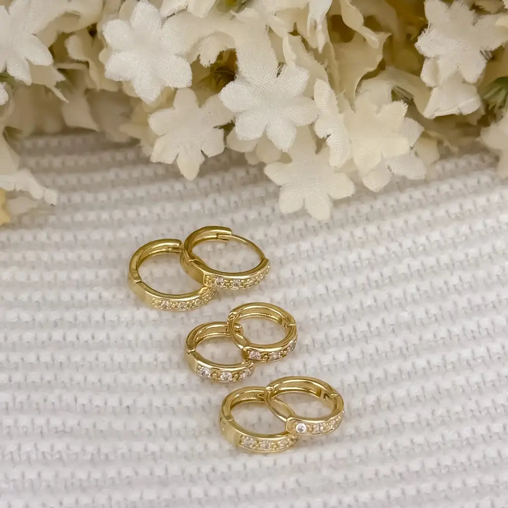 Juego de Candongas en Oro Laminado 18k - Pequeña, Mediana y Grande con Micro Circones en Oro Laminado 18k con Garantia de por vida