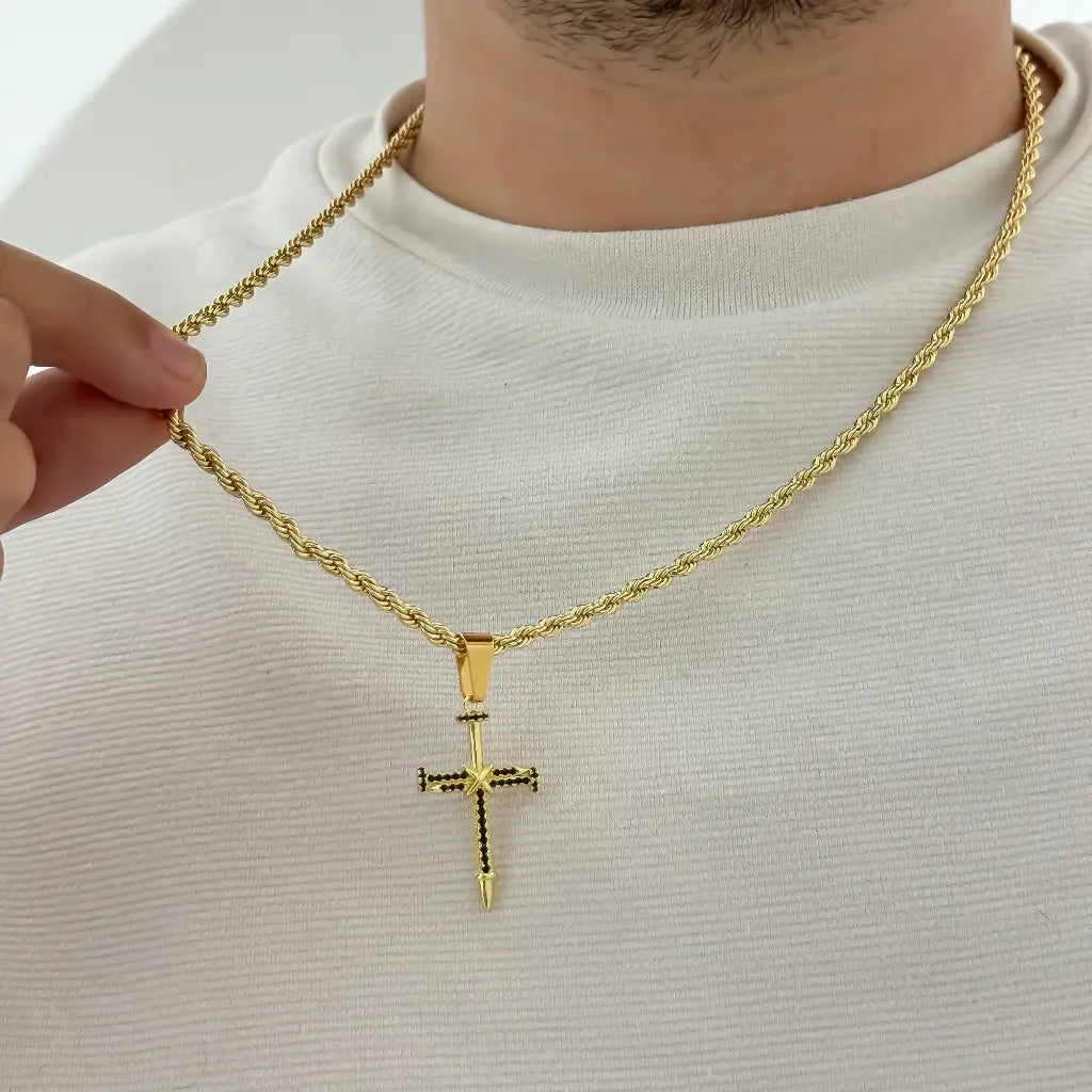 Cadena Tejido lazo grueso de Hombre de 60cm de 5mm de Grosor + Cruz clavo con micro circones negro en Oro Laminado 18k con garantia de por vida