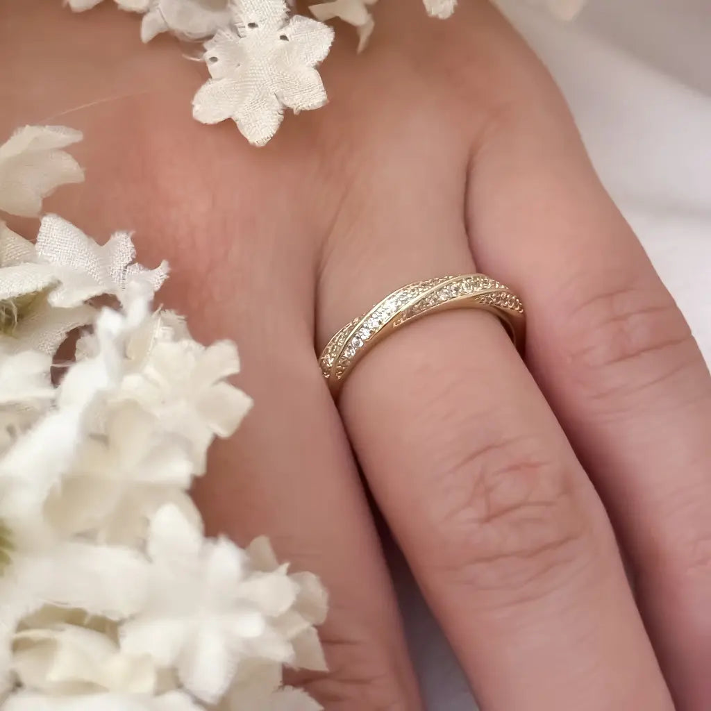 Anillo Churumbela con Micro circones cristales de Dama en Oro Laminado 18k con Garantia de por vida